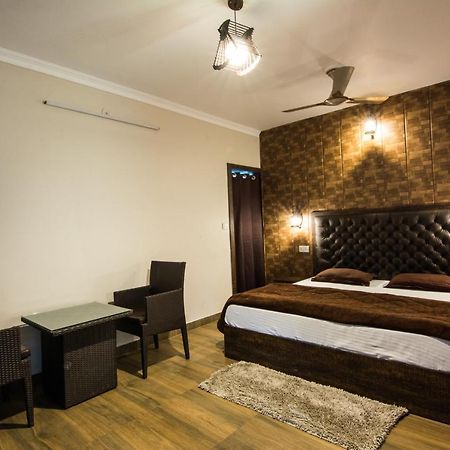 Sahastradhara Riverresort Ντεχραντούν Εξωτερικό φωτογραφία